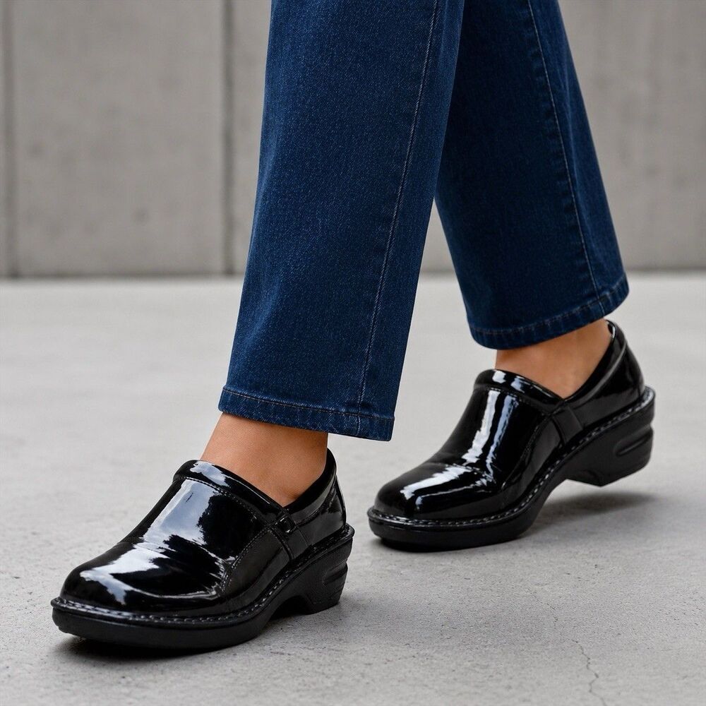 b.o.c. Born Concept Women’s Black Patent Comfort Clogs – Size 8M On